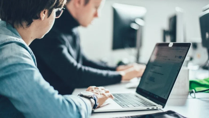 Smart Strategies For SEO To Help Sole Traders Compete Online